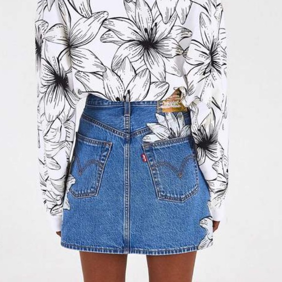 COPY - Levi’s X Farm Rio NWT 26 jean skirt-LAST ONE - Picture 13 of 15